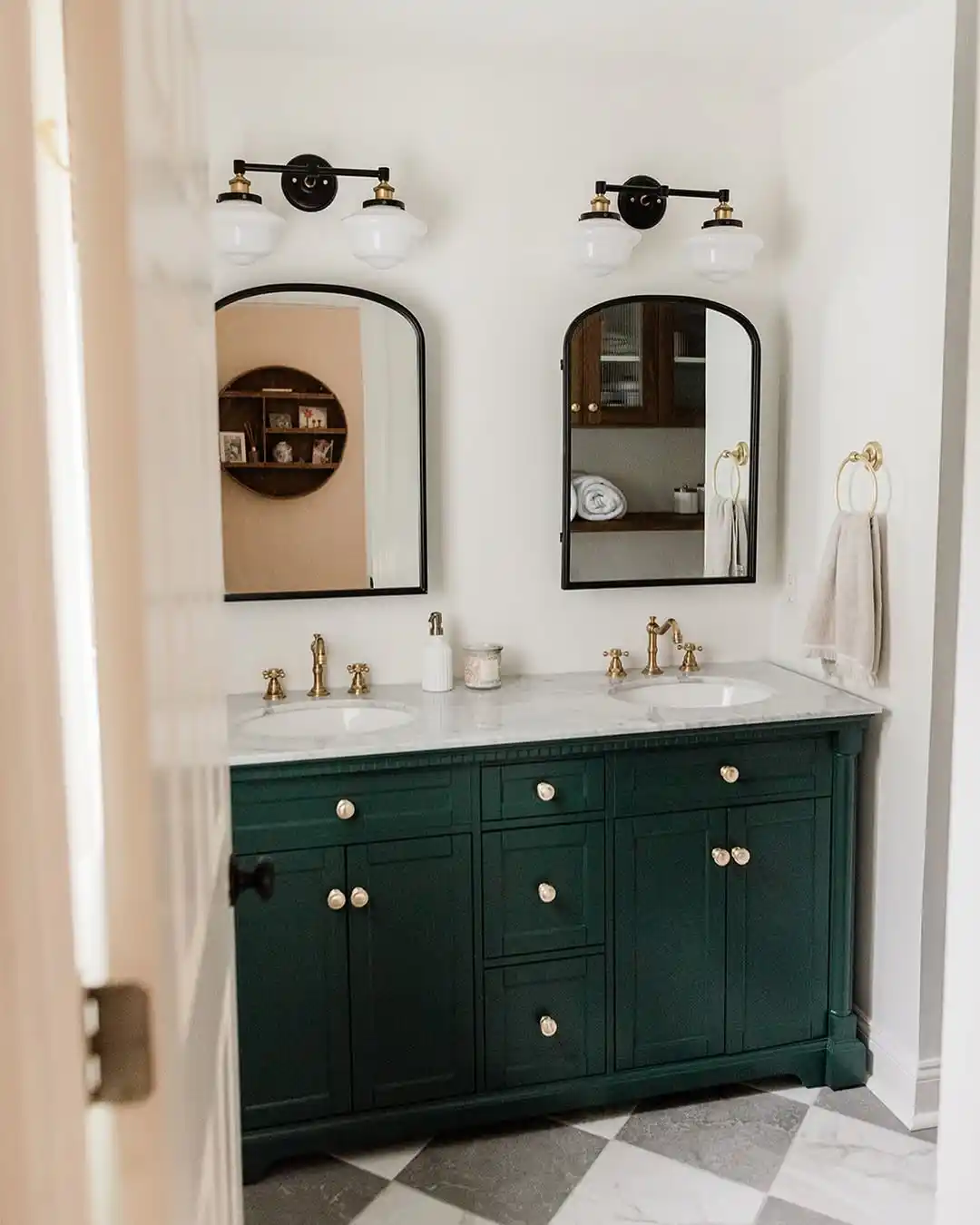 Bathroom Vanity Makeover