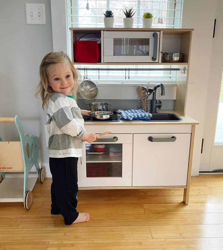 Kids Play Kitchen