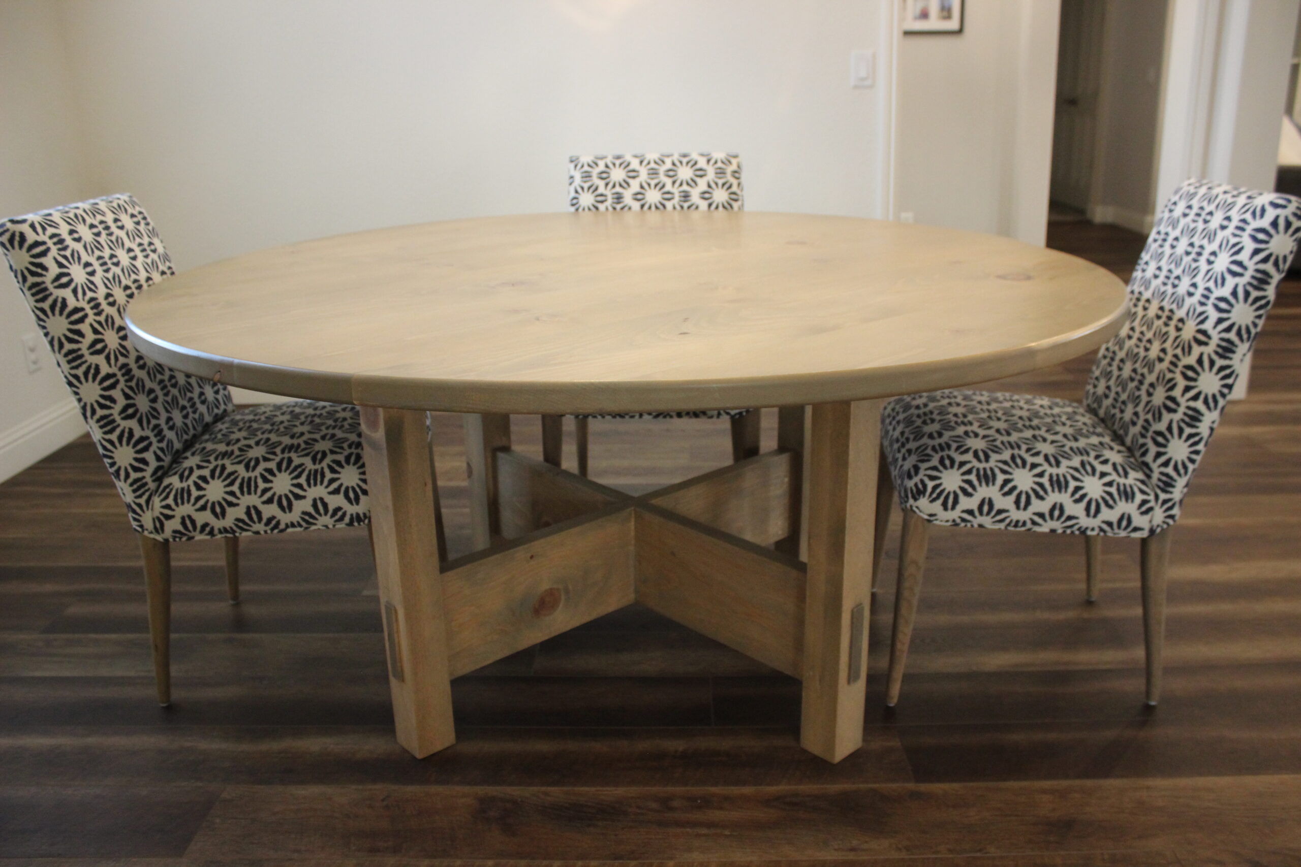 DIY Round Dining Table Ideas