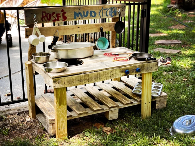 DIY Pallet Mud Kitchen Ideas